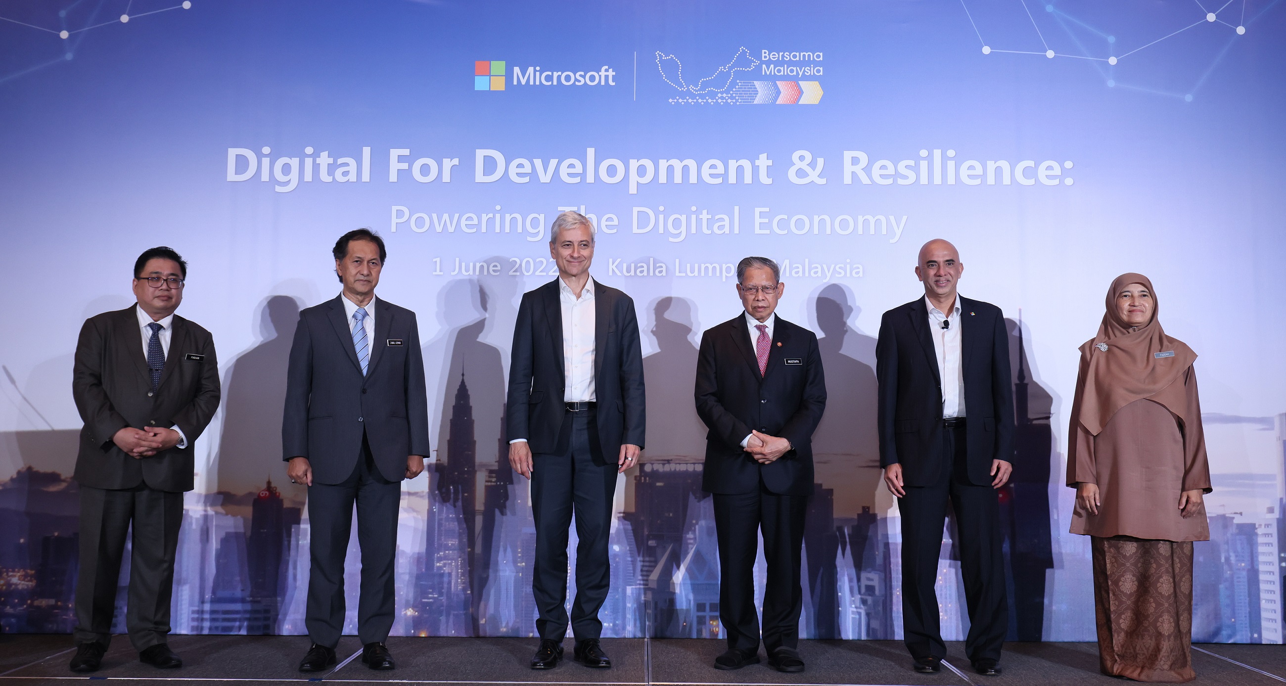 Mustapa Mohamed, minister in the Prime Minister’s Department (third from right) and officials from MyDigital, Mampu and Microsoft at the partnership event. ​​