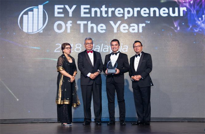 (From left) Rebecca Fatima Sta Maria; Minister of Entrepeneur Development of Malaysia Mohd Redzuan Yusof; Forest Interactive CEO Johary Mustapha; and EY Malaysia country managing partner Rauf Rashid