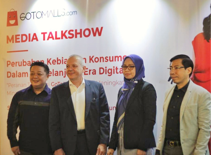 (From left) GoToMalls marketing & business director Kelly Oktavian; founder and CEO Bruno Zysman; Epicentrum Walk centre manager Julwita Achmad; and Hippindo general secretary Haryanto Pratantara