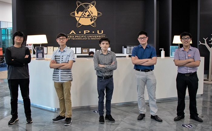 (From left): Fhan Jacson, Keith Lau Shuen, Chuah Yew Jian, Victor Khoo Shien Yang and Tan Zhe Wen, the winning team of super geeks from APU.