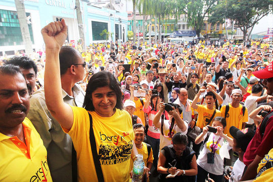 Civil rights leader S. Ambiga fields questions on Yahoo!