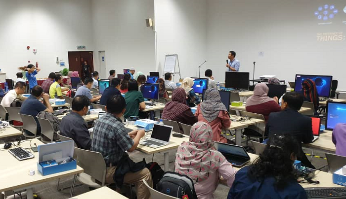 An Intel IoT training session for university faculty in Penang. PDTI also has a strong focus on upskilling the teachers.