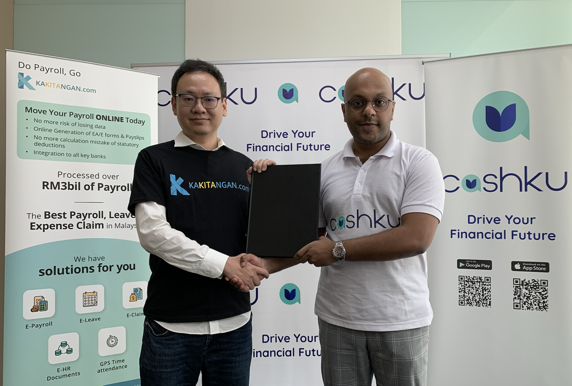 Kakitangan.com founder/CEO, Effon Khoo & Advisonomics's cofounder, Raevendren Ramachandran 