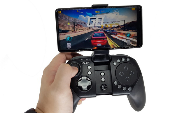 DNA Review: A gamepad for the competitive mobile gamer