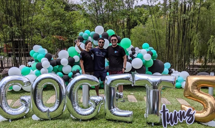 GoGet founders posing in Sept 2019 when the startup turned 5. (From left) Francesca-Chia, COO, Muaz Jema, financial controller and Tan Fung Wei, CTO.