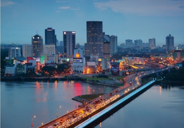 Johor hopes to replace the number of blue collar workers who head into Singapore daily, with white collar digitally-savvy executives who can remain based in Johor.