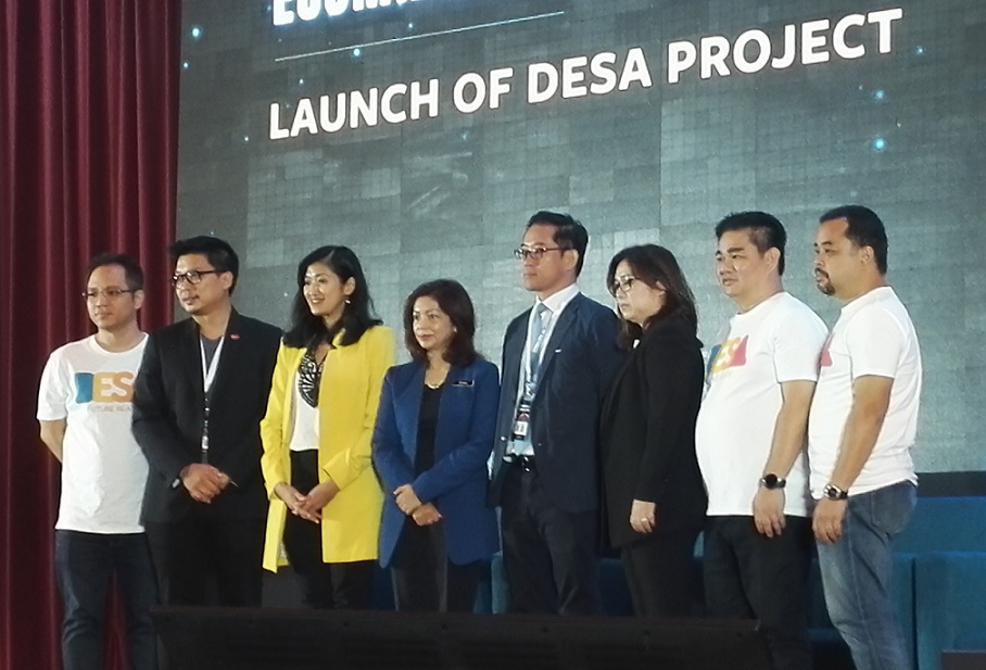 (From left) DESA founder Sean Lee; Lazada Malaysia chief business officer Kevin Lee; Alibaba Global Initiatives VP Brian Wong; MDEC CEO Surina Shukri; Malaysia Ministry of Communications and Multimedia Secretary-General Suriani Ahmad; and DESA founders Anna Teo, KC Ooi, and Ames Tan