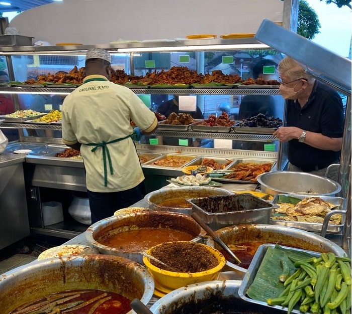 Mouth watering feasts are guaranteed at the local Mamaks in Malaysia. Technology adoption can solve their labour woes, contends, StoreHub founder, Fong Wai Hong.
