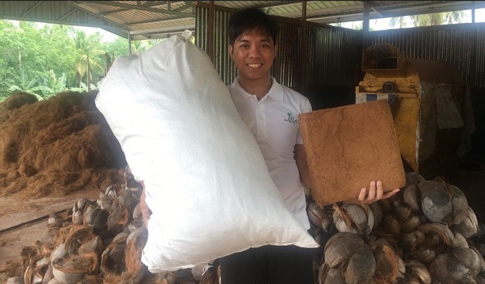 Markos Suman, founder of MF Borneo Agronizuw. The support he has received via SIM Grant has helped 20 persons who can now generate their own income as well with the skills and training provided using coconut resources.