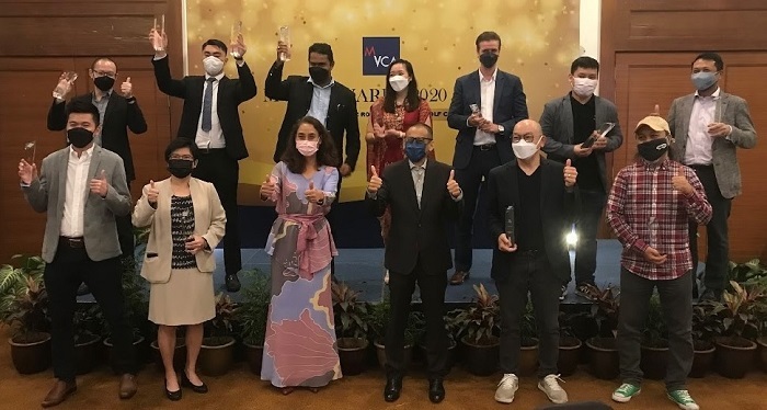 All the proud winners from the 14th MVCA 2020/2021 Awards held in Dec 2021 in KL. The Mavcap ecosystem partners are: Top Row: Leonard Chew Boon Liang from Sunway Group (left), Siang Yui Ding 500 Startup (2nd left), Lennise Ng Dropee (4th left) and Matt Van Leeuwen (5th left), Sunway iLabs director. Front row, 2nd from right: Raymond Hor, Fund Director of Orbit VC Malaysia by Kejora & Sunway. Darawati Hussain, who sits on the Mavcap Board, is 4th from right.