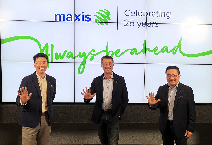 (L-R) Tai Kam Leong, Head of Brand & Marketing, Maxis, Gokhan Ogut, Chief Executive Officer, Maxis and Tan Cheong Tatt, Head of Enterprise Customer Experience and Commercial Management.
