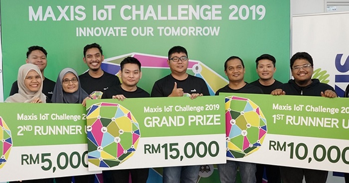 The three winning teams from Maxis' inaugural 2019 Maxis IoT Challenge.