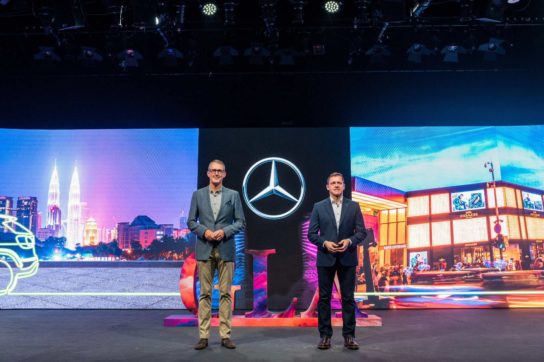 Claus Weidner, President & CEO of Mercedes-Benz Malaysia (left) and Michael Jopp, Vice President of Sales and Marketing at Mercedes-Benz Malaysia at the (digital) launch of the new Mercedes-Benz GLB SUV range last year