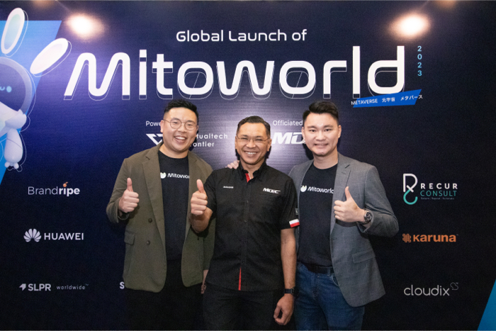 (L to R) Kendrick Tan, Co-Founder and COO of Virtualtech Frontier; Mahadhir Aziz, CEO of MDEC; and Jason Low, Co-Founder and CEO Virtualtech Frontier.
