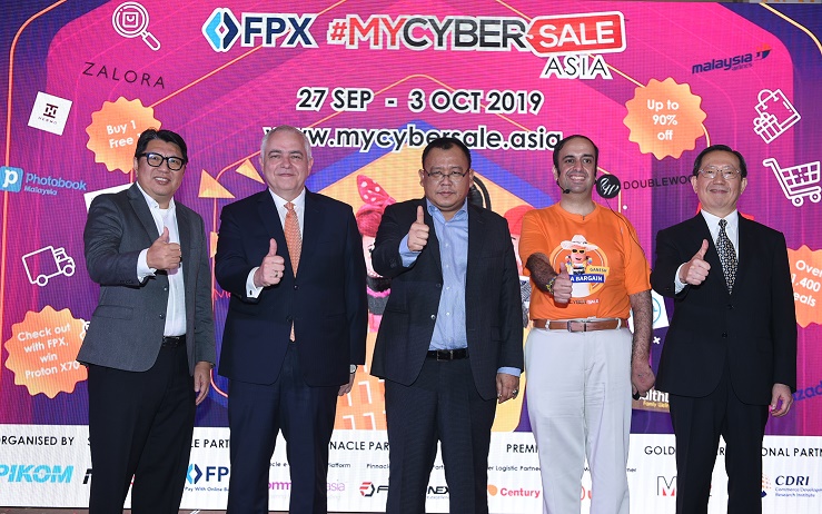 (From left): e-Commerce director Song Hock Koon; Paynet CEO Peter Schiesser; KKMM Deputy Minister Eddin Syazlee Shith; Pikom chairman Ganesh Kumar Bangah; Taipei Economic and Cultural Office in Malaysia Economic Division director David Hsu