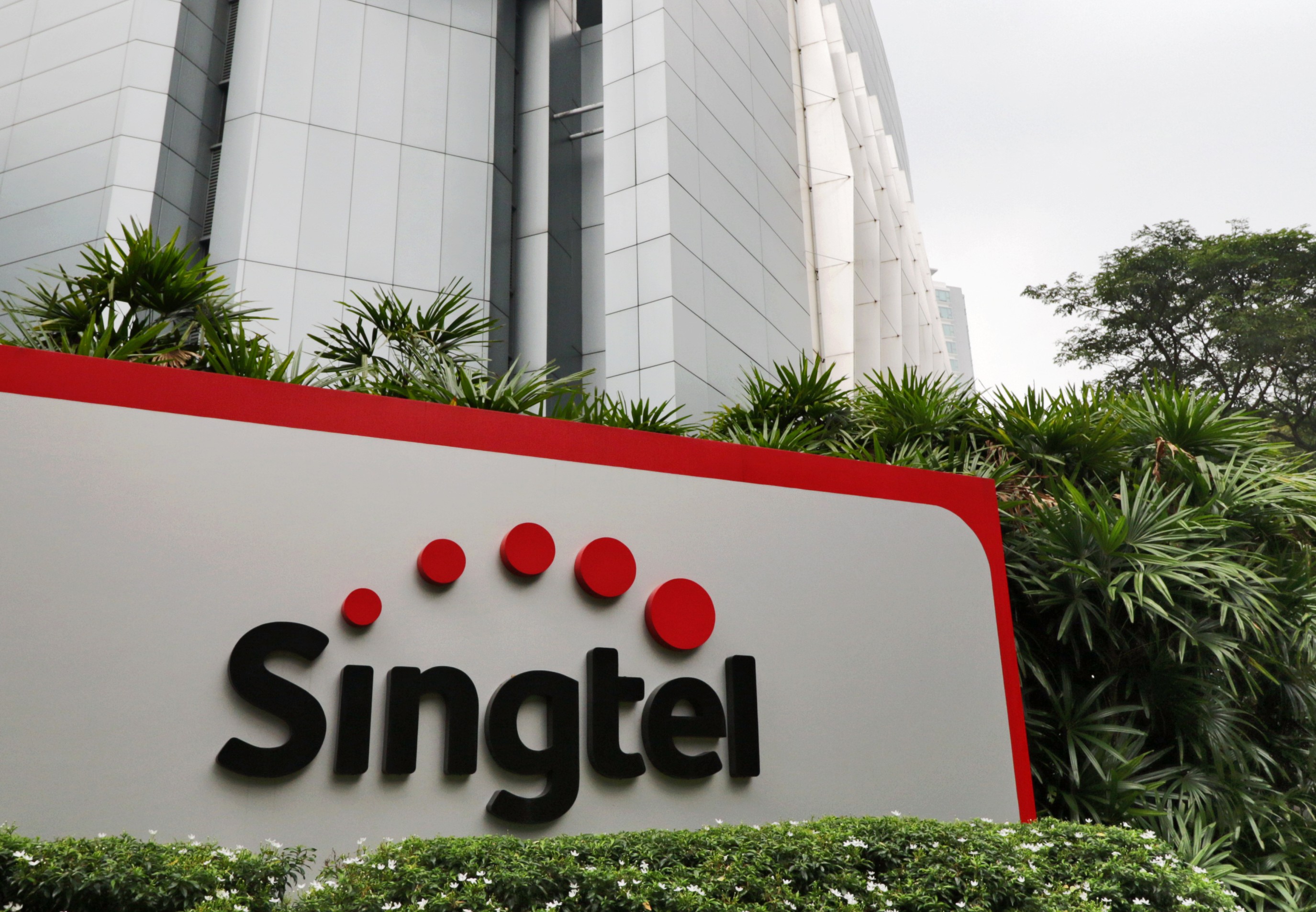 Singtel deepens collaboration with Indonesia&#039;s Telkom