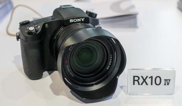 Sony introduces ultra-compact and superzoom cameras