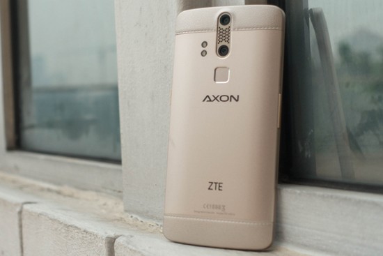 ZTE Axon Elite Review:  Design grates but cameras impress