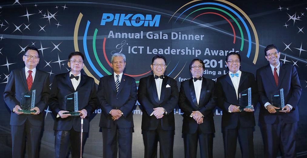 Celcom chief Shazalli wins Pikom ICT personality of the year award
