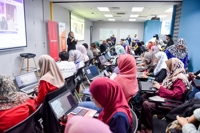 A digital skills workshop being conducted by MDEC under its eUsahawan program, one of many initiatives by MDEC to reskill sna upskill Malaysian talent for the Digital Economy.