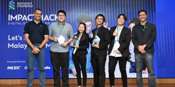 Team DoBetter wins the first ImpactHack 2023 Hackathon by Standard Chartered
